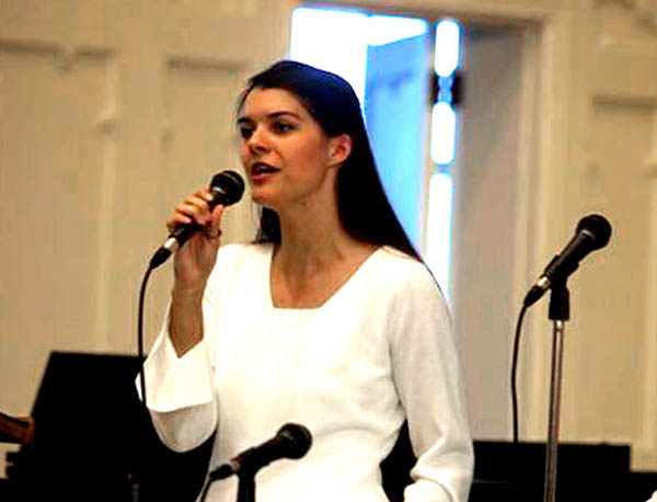AEJ004